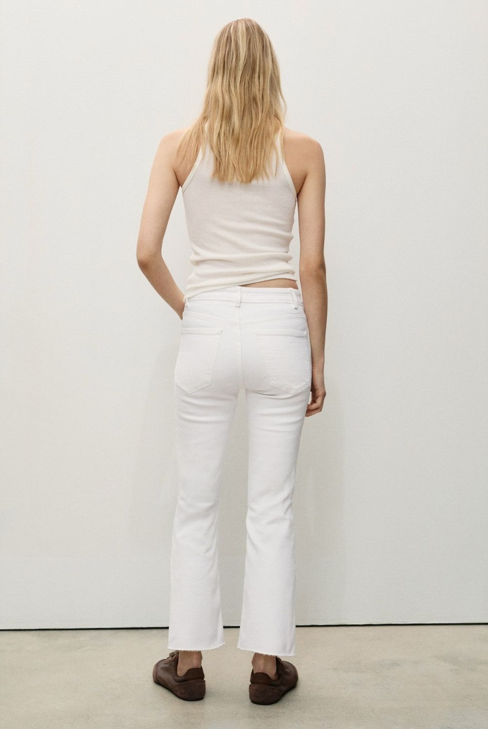 MANGO - Jeans Sienna Flare Crop Mujer Mango