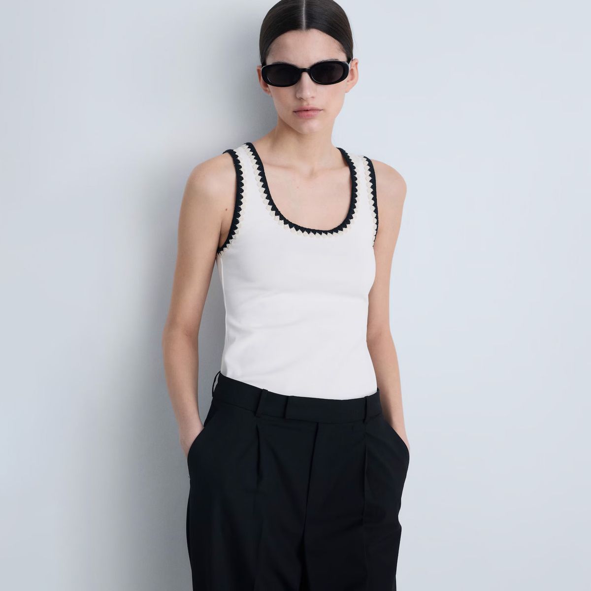 MANGO - Top Escotado Ribetes En Contraste Mujer Mango