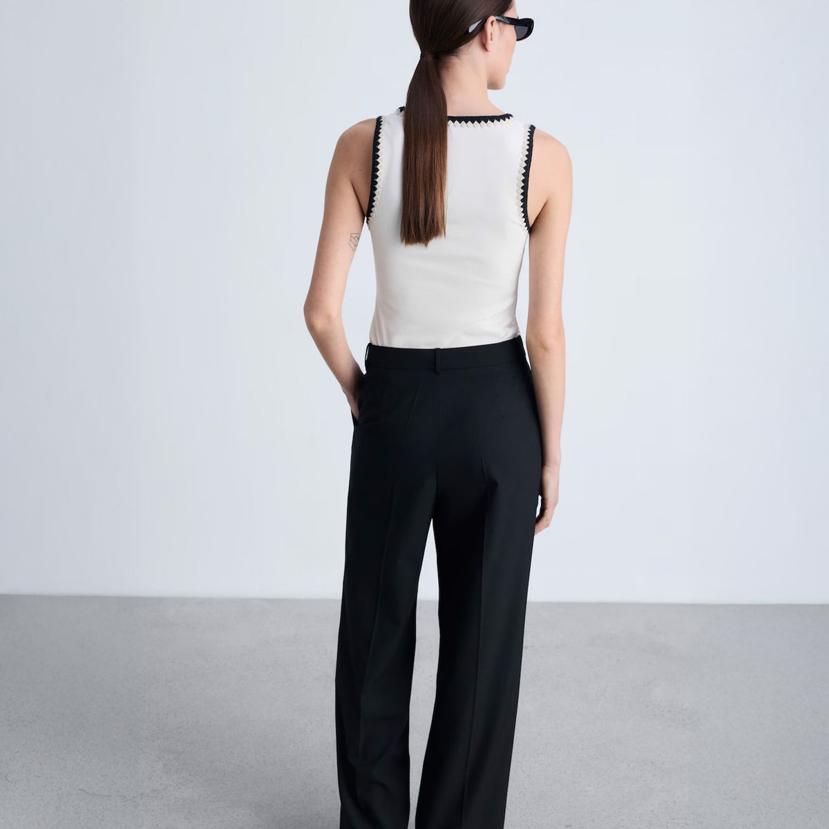 MANGO - Top Escotado Ribetes En Contraste Mujer Mango