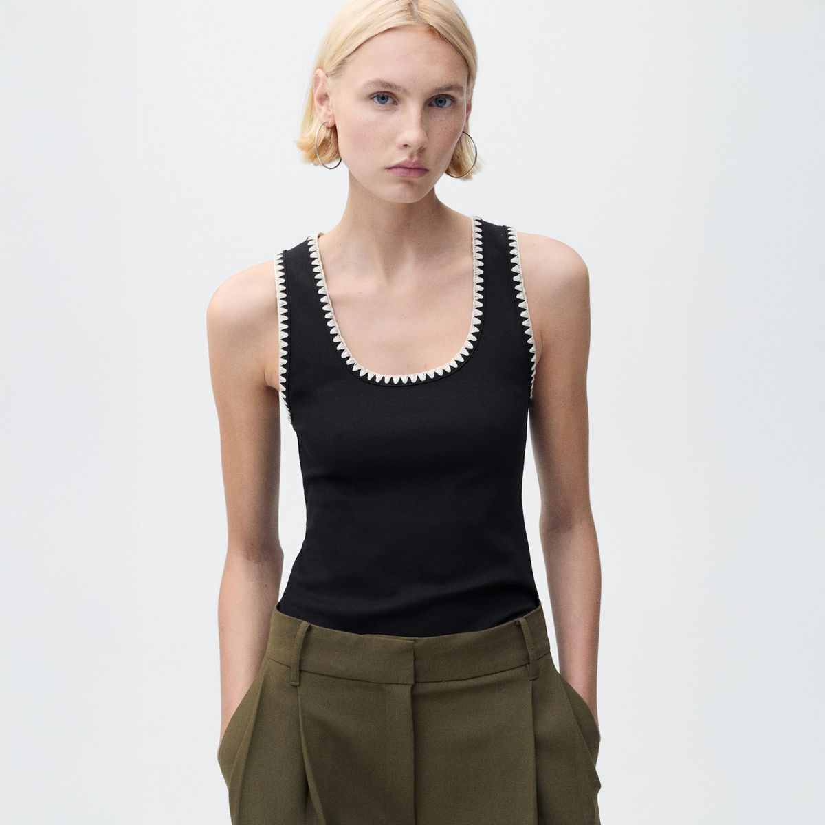 MANGO - Top Escotado Ribetes En Contraste Mujer Mango