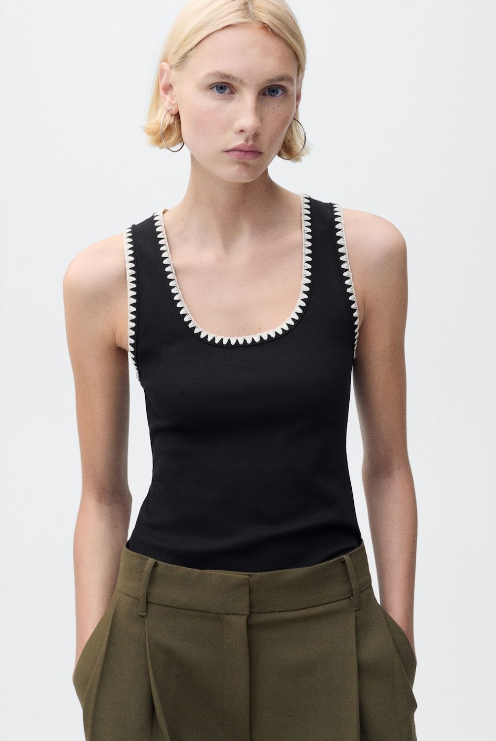 MANGO - Top Escotado Ribetes En Contraste Mujer Mango
