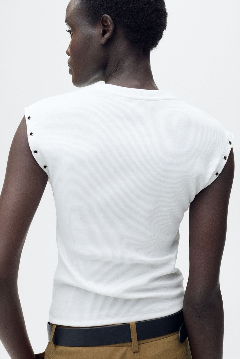 MANGO - Polera Canalé Ribete Troquelado Mujer Mango