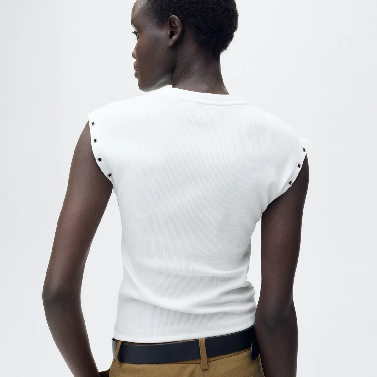 MANGO - Polera Canalé Ribete Troquelado Mujer Mango