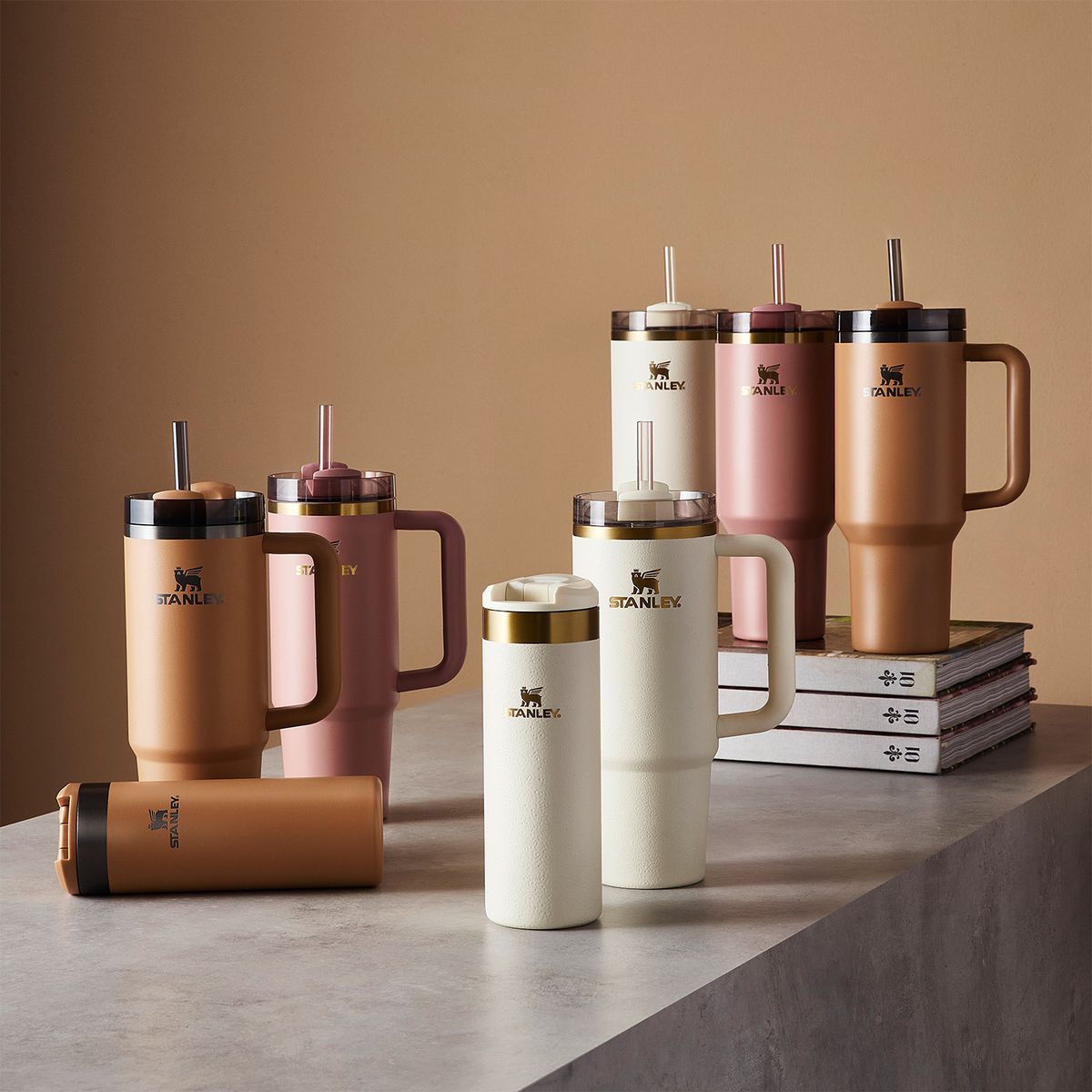 STANLEY - Botella Vaso Térmico 1.18 Litros Quencher Stanley