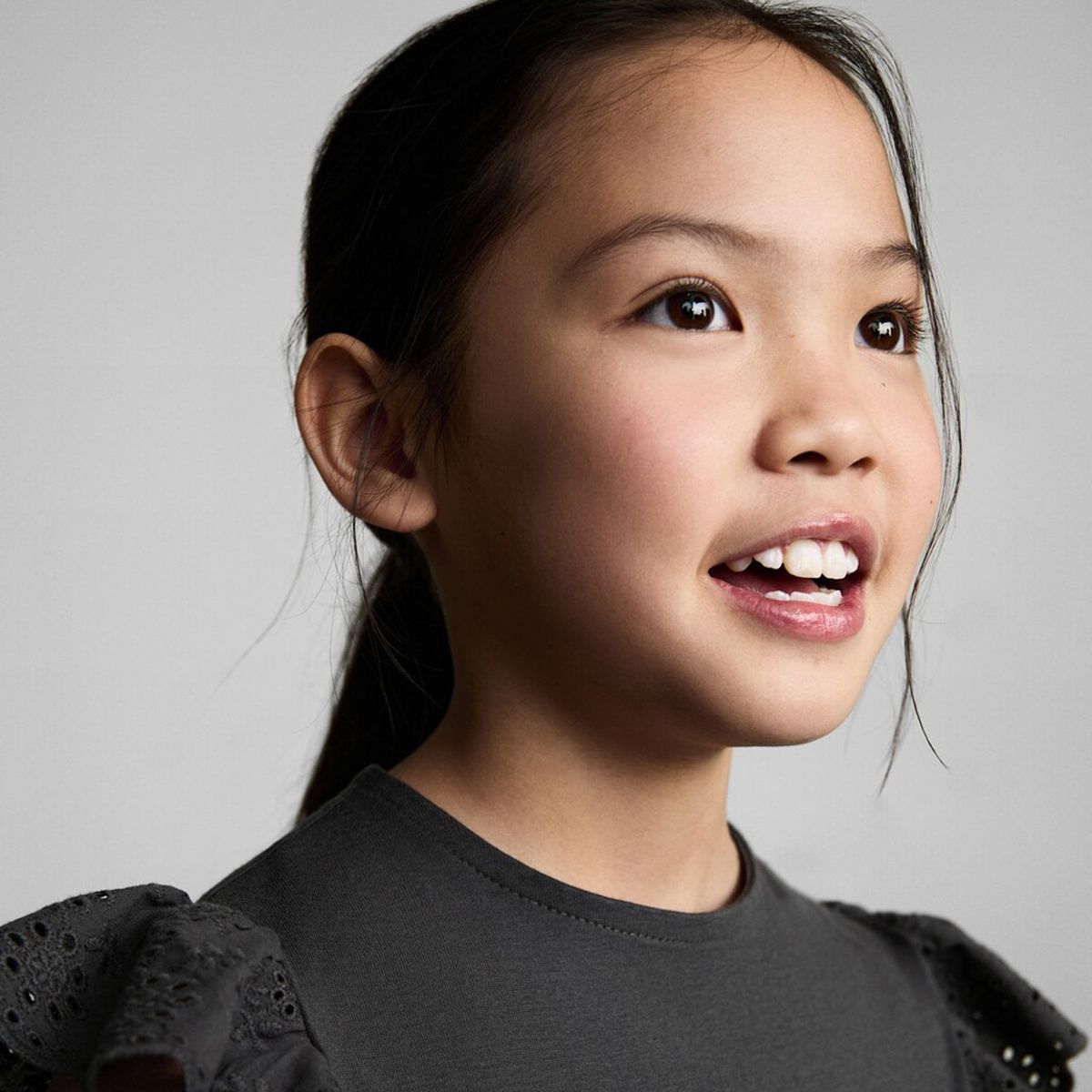 MANGO KIDS - Polera Volantes Bordados Niña Mango Kids