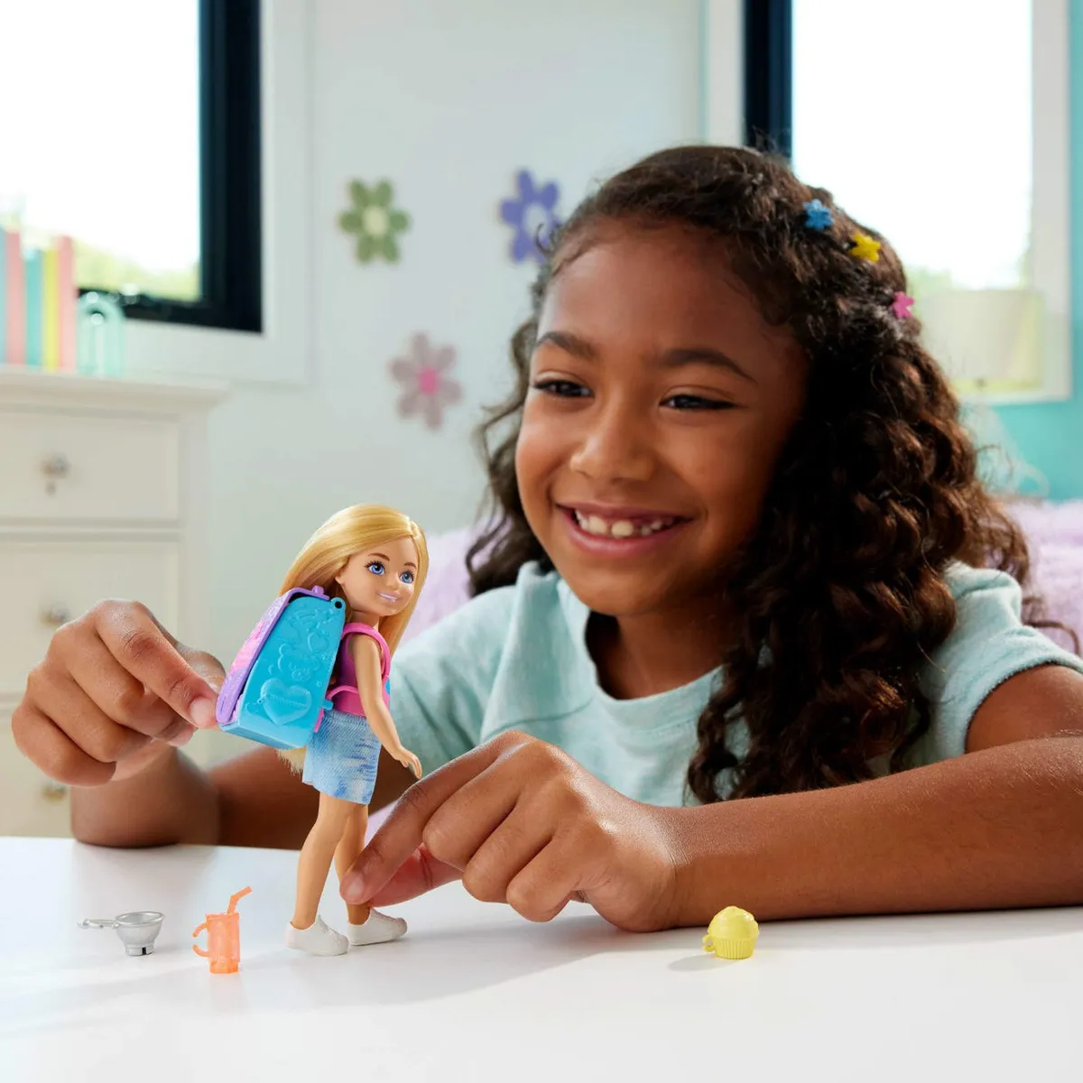 BARBIE - Set de Juego Chelsea Mochila para Hornear Cupcakes Barbie
