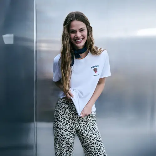 BROWNIE - Polera Bordado Perrito Mujer