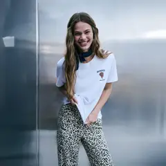 BROWNIE - Polera Bordado Perrito Mujer