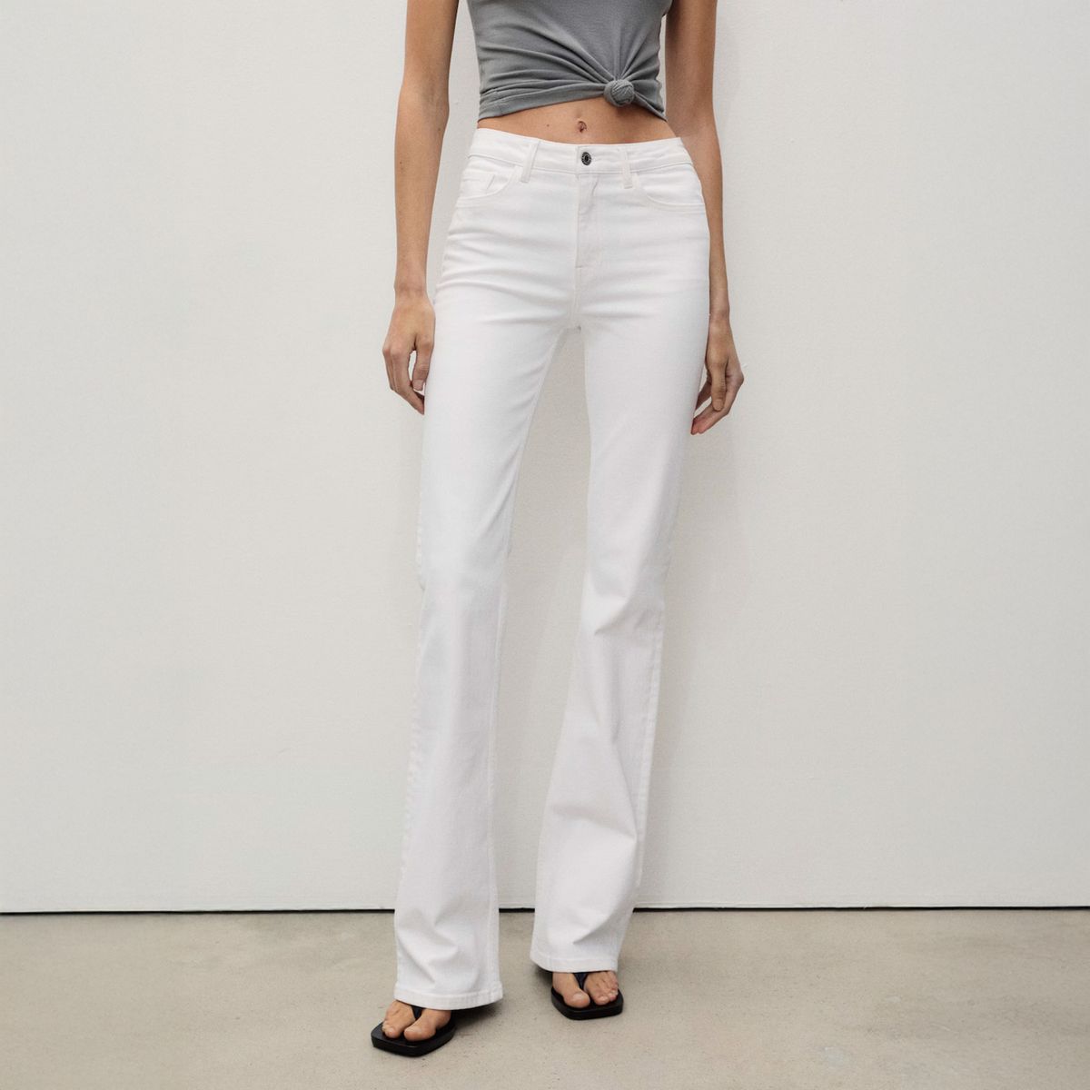 MANGO - Jeans Flare Tiro Medio Mujer Mango