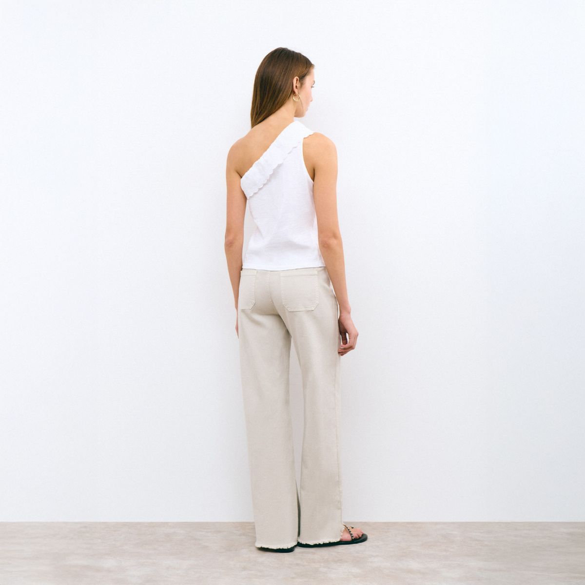 BROWNIE - Polera Algodón con Volante Bordado Mujer Brownie