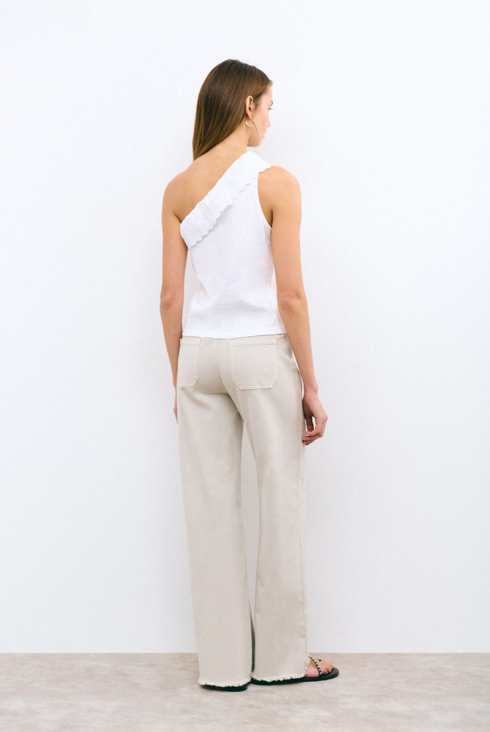 BROWNIE - Polera Algodón con Volante Bordado Mujer Brownie