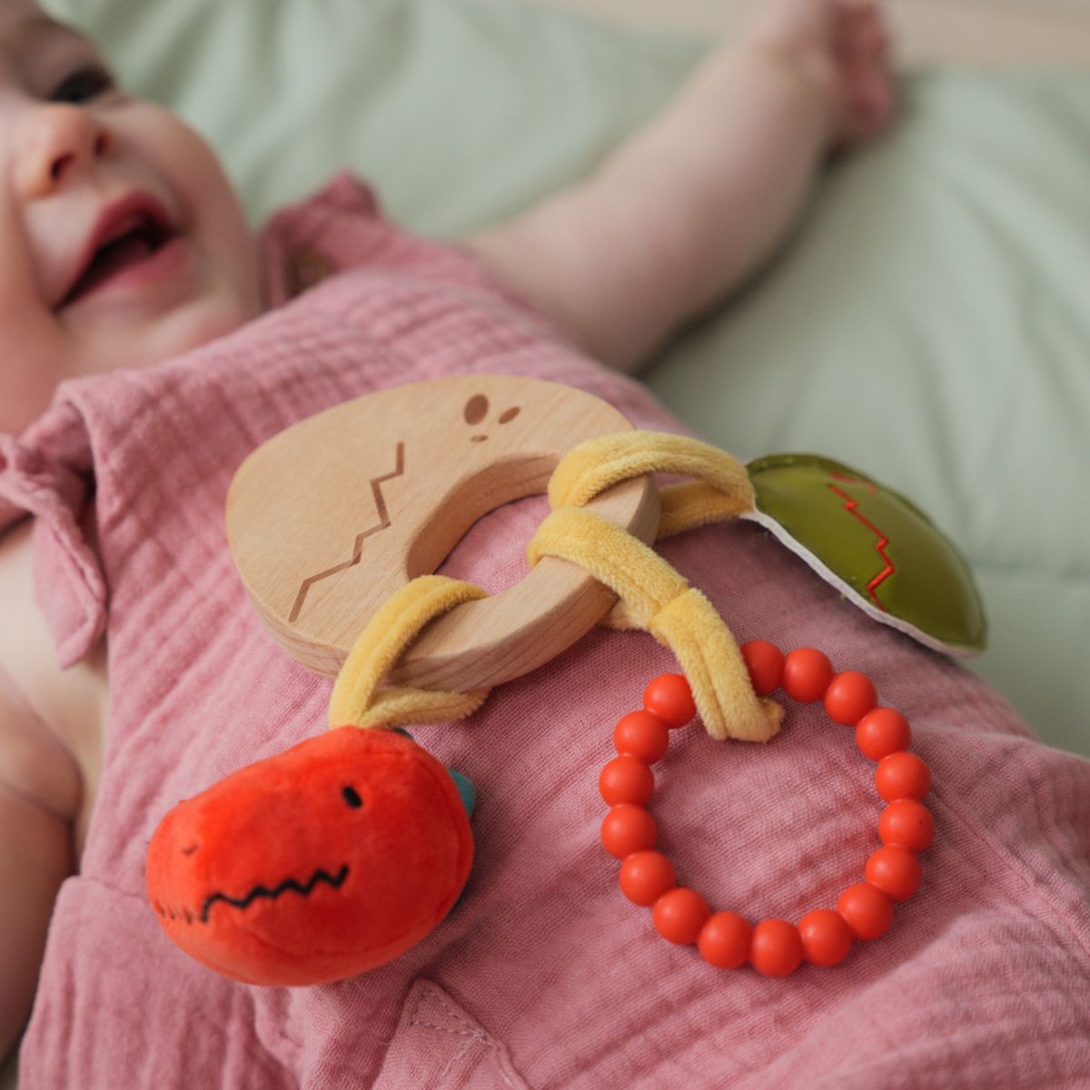 LITTLE BIG FRIENDS - Sonajero de Madera Dino Little Big Friends