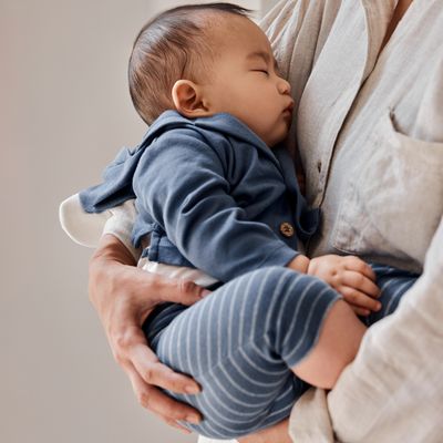 Imagen 2 del producto Conjunto 3 Piezas Chaleco Capucha, Pantalón y Body Bebé Niño