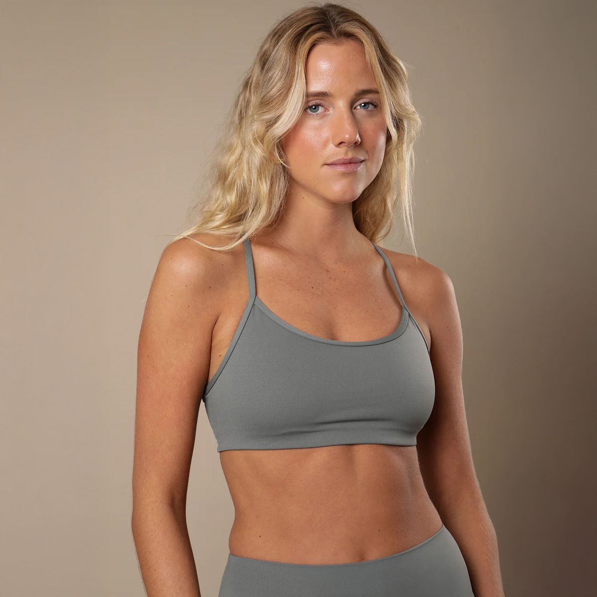 MALI - Peto Deportivo Low Bra Agave Green Mujer Mali
