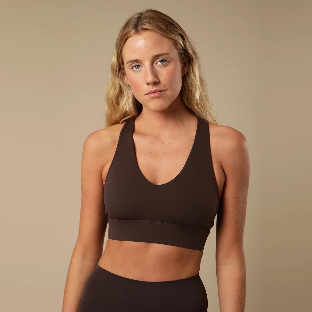 MALI - Peto Deportivo Racer Bra Coffee Mujer Mali