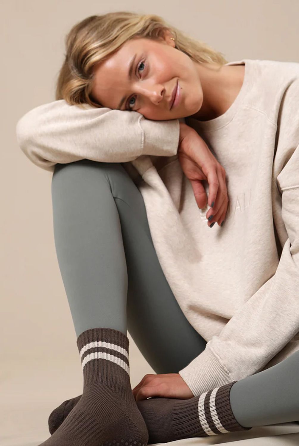 MALI - Calcetin Grip Mocha Blanco Mujer Mali