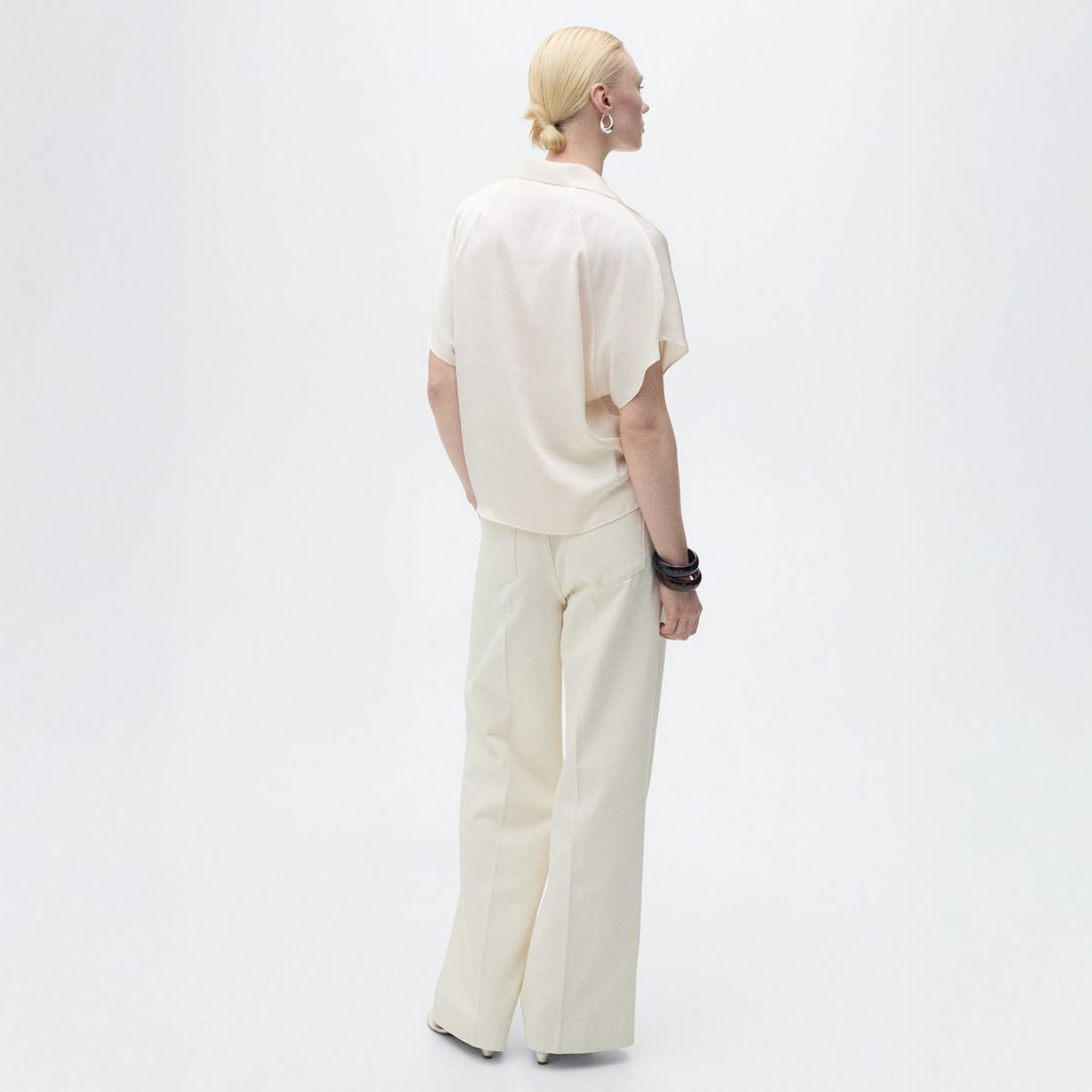 MANGO - Blusa Satinada Manga Corta Mujer Mango