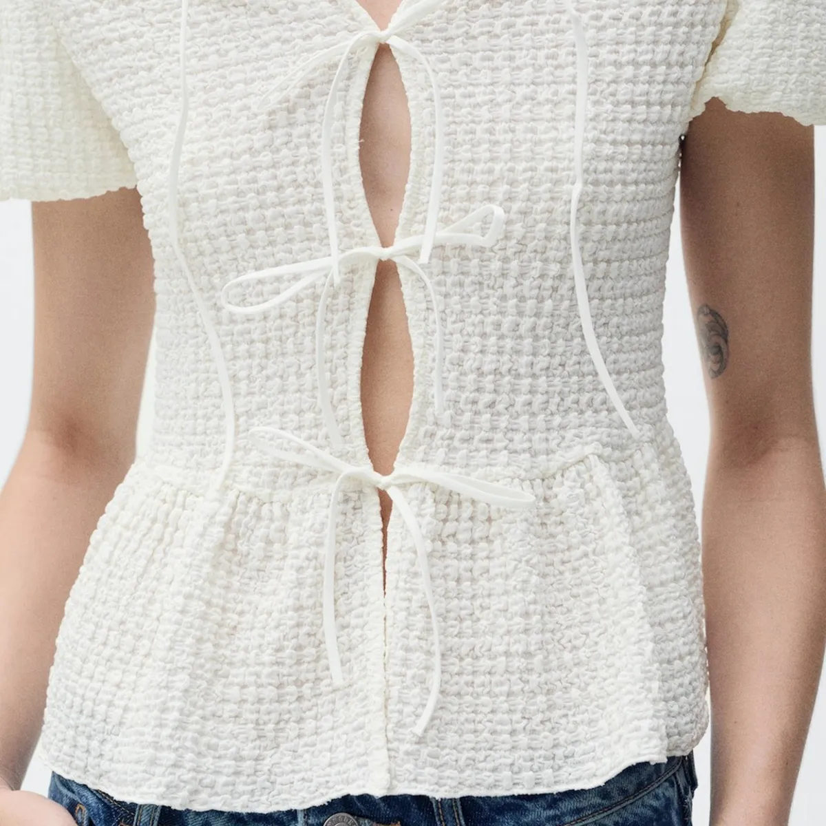 MANGO - Blusa Textura Cierre Lazos Mujer Mango