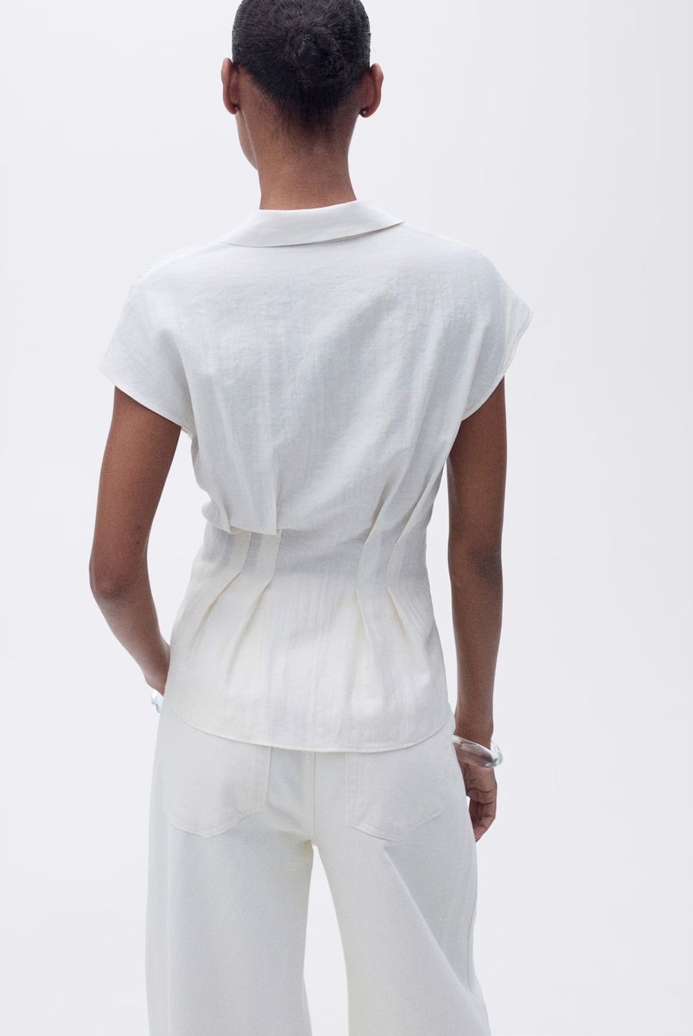 MANGO - Blusa Pinzas Manga Corta Mujer Mango
