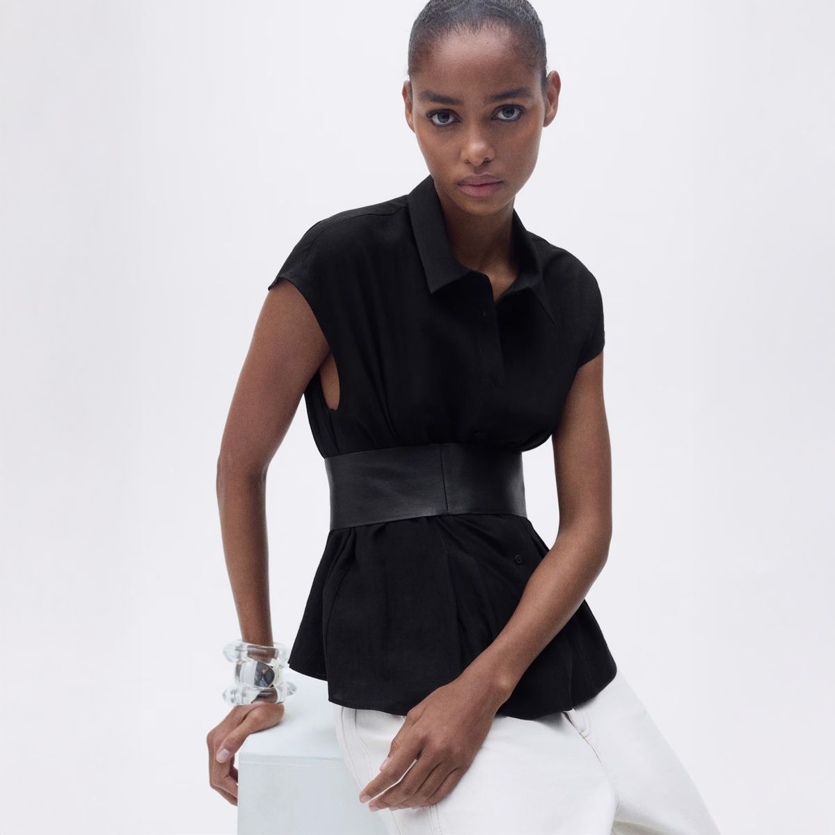 MANGO - Blusa Pinzas Manga Corta Mujer Mango