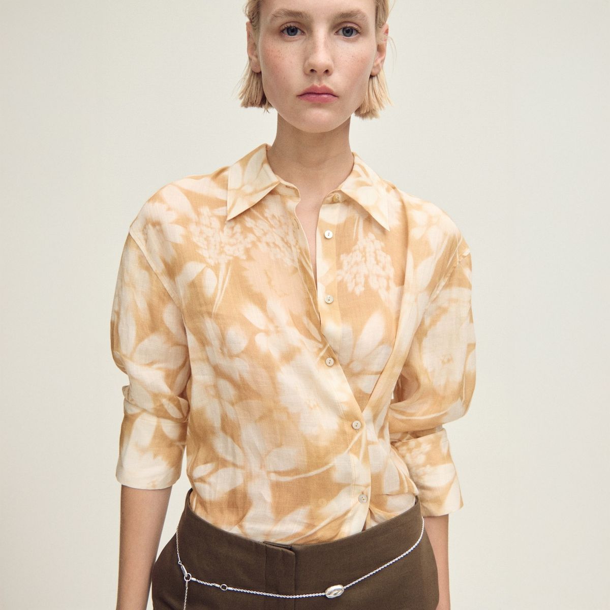 MANGO - Blusa Floral Cierre Multiposición Mujer Mango