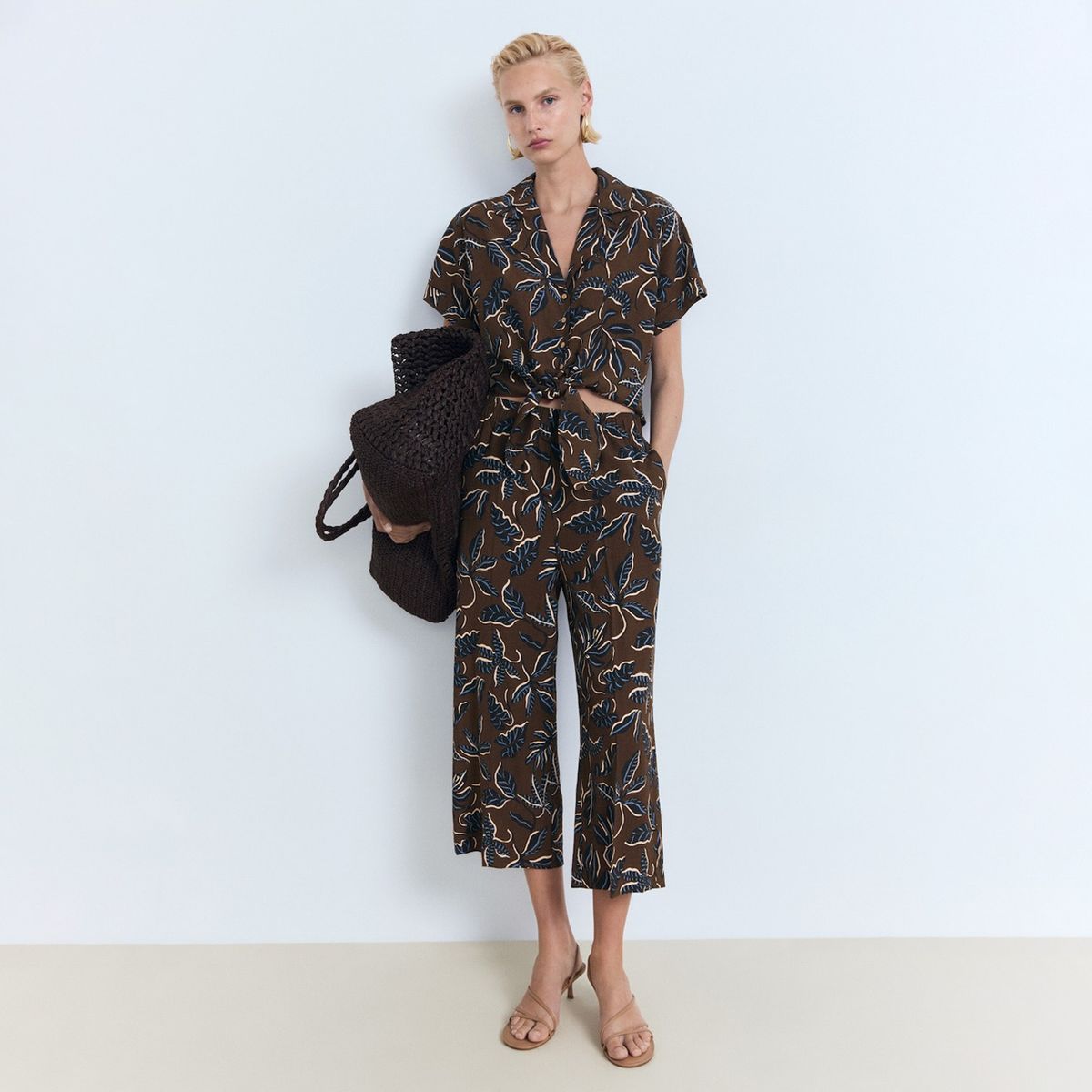 MANGO - Blusa Crop Estampado Floral Nudo Mujer Mango