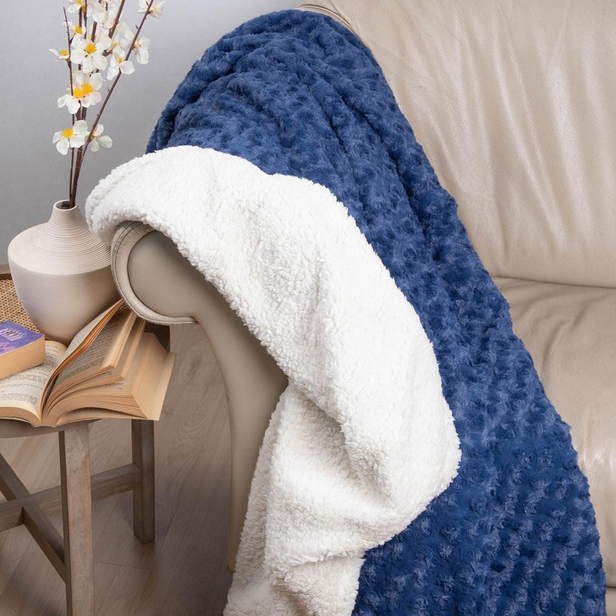 DORAL - Manta Plush Sherpa Azul Doral