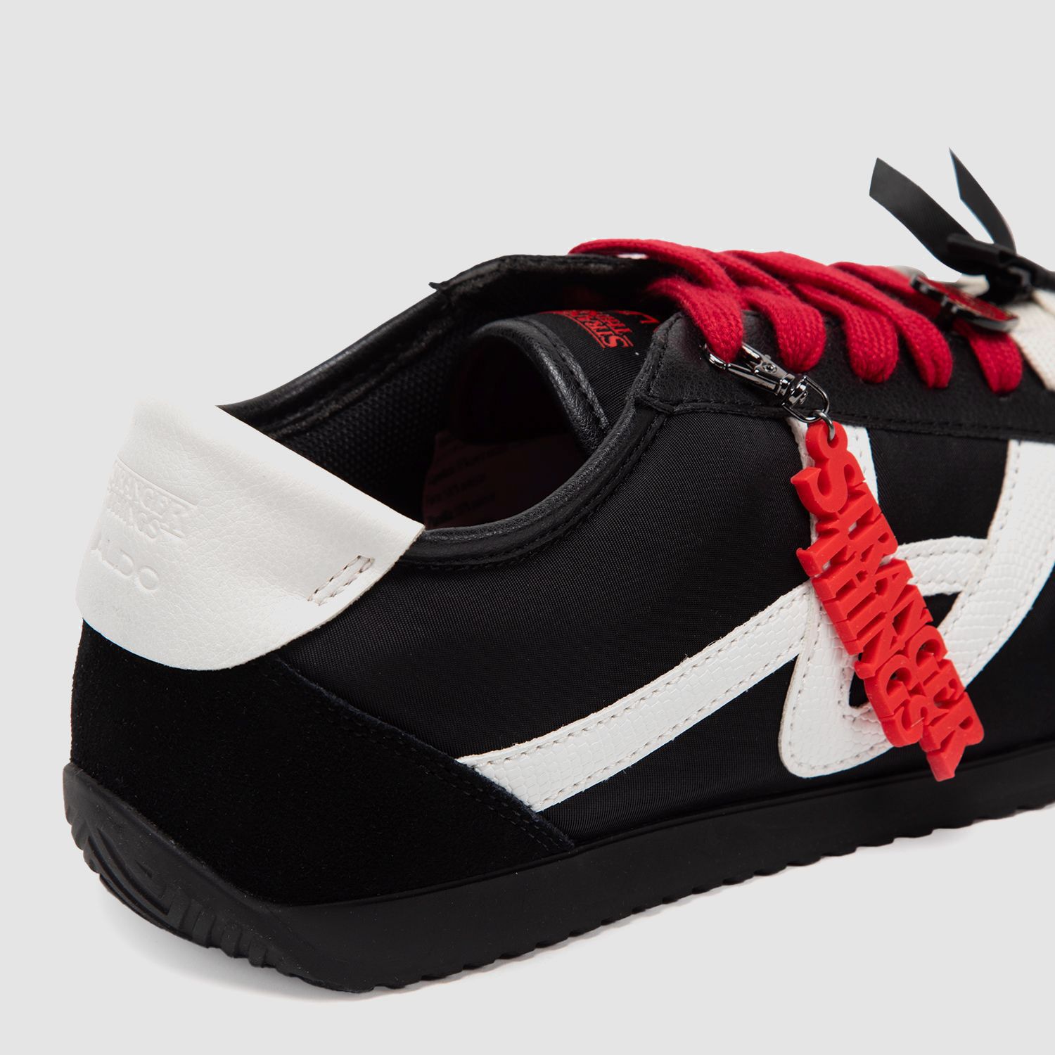 ホルスタイン♪ ③CE28NF 18インチ 1本 ALDO Hellfirelives Zapatilla Urbana Mujer Stranger Things x Aldo
