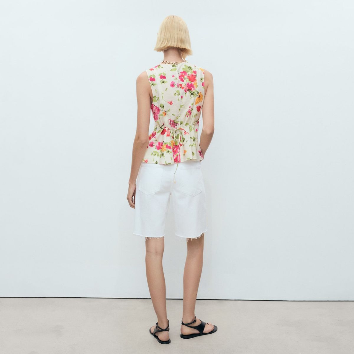 MANGO - Blusa Entallada Floral Viscosa Mujer Classic Fit Mango