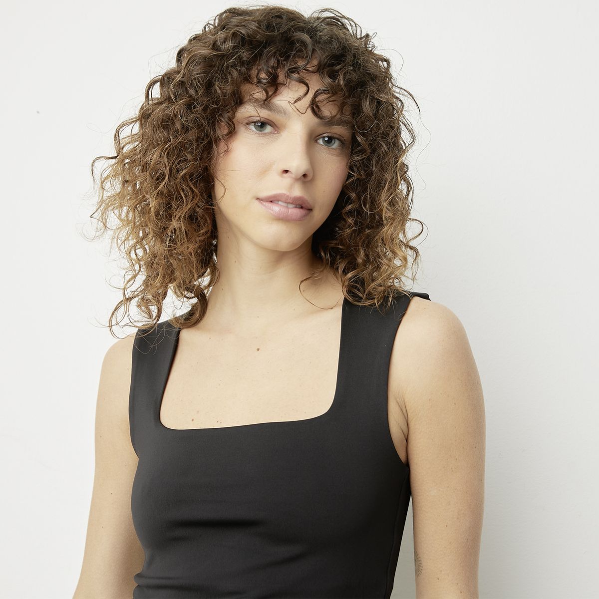 VERO MODA - Polera Lisa Sin Mangas Mujer Vero Moda