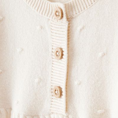 Imagen 2 del producto Enterito Manga Larga Con Vuelos y Botones Bebé Niña