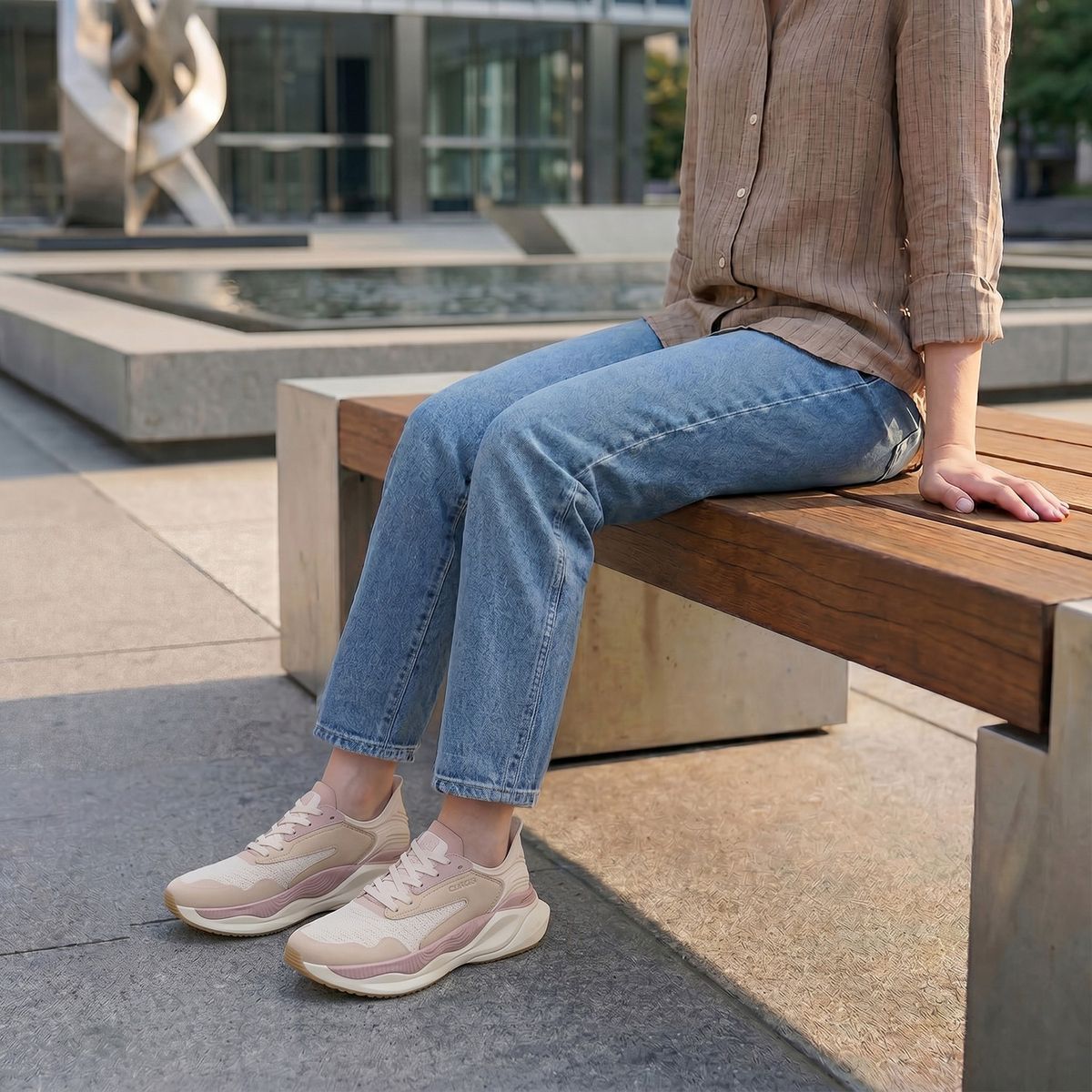 CLARKS - Zapatilla Urbana Mujer Beige Clarks