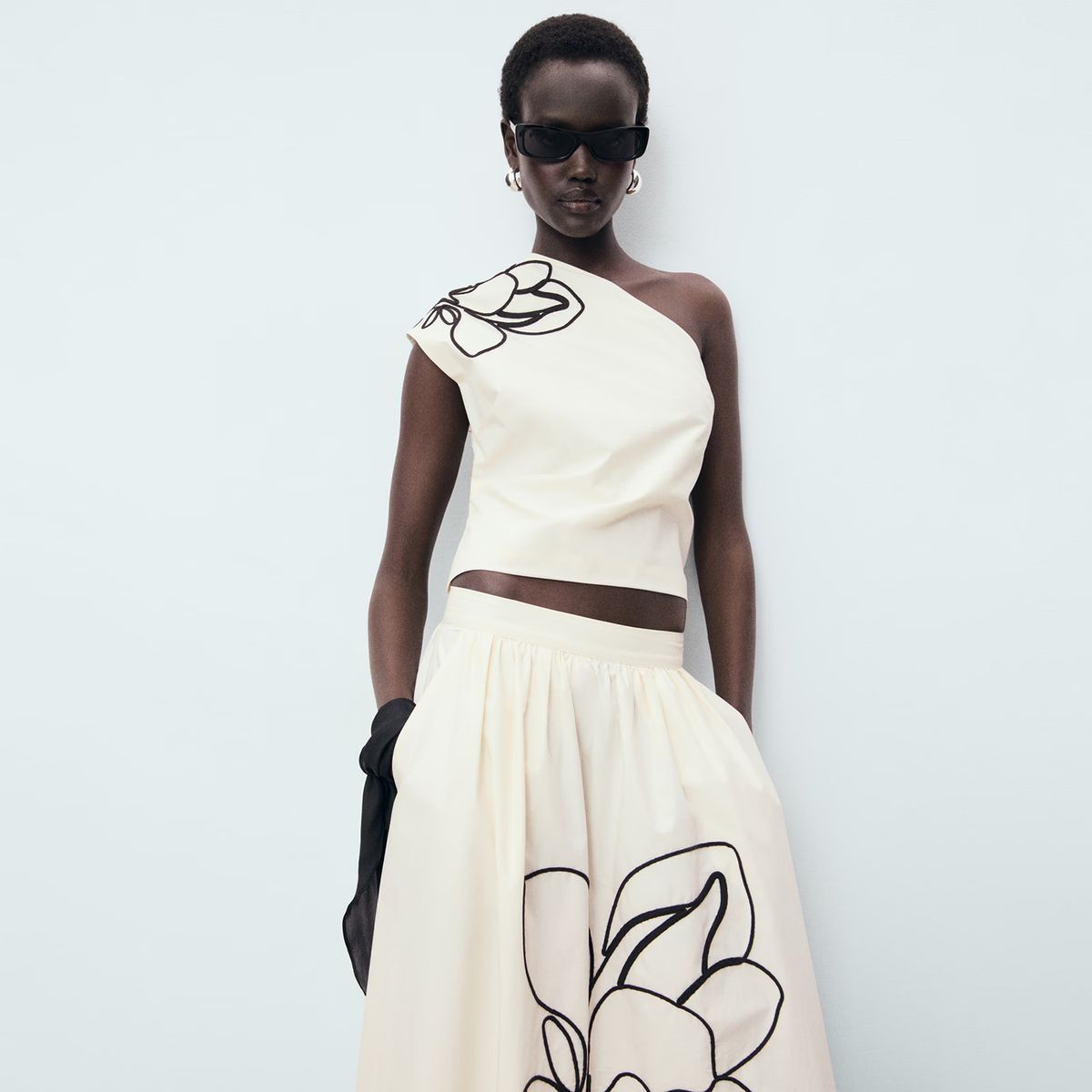 MANGO - Polera Asimétrico Bordado Flor Mujer Mango