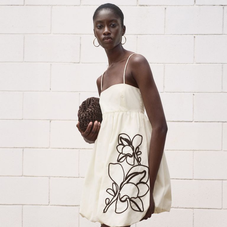 Vestido Globo Bordado Flores Mujer
