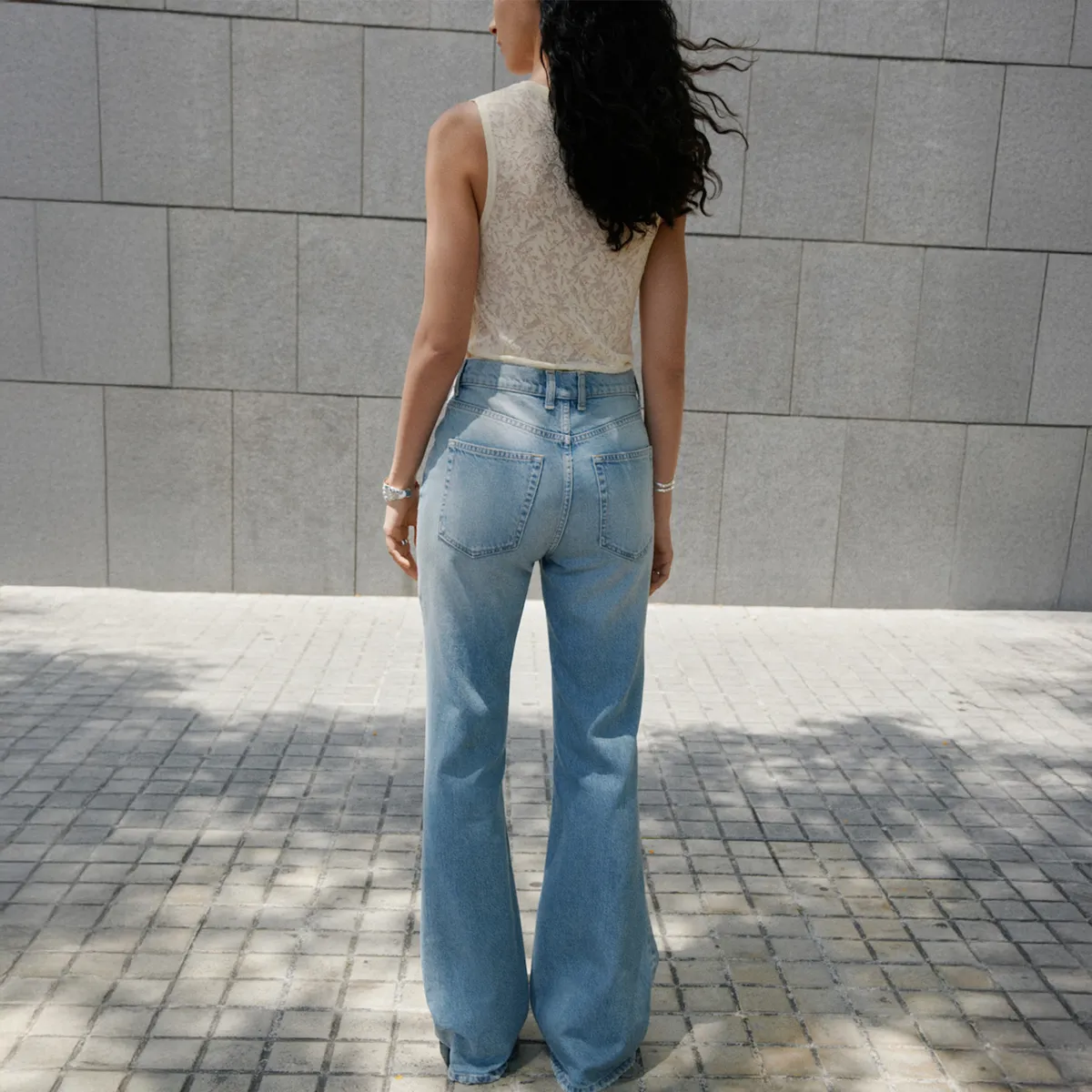 MANGO - Jeans Flare Tiro Medio Mujer Mango