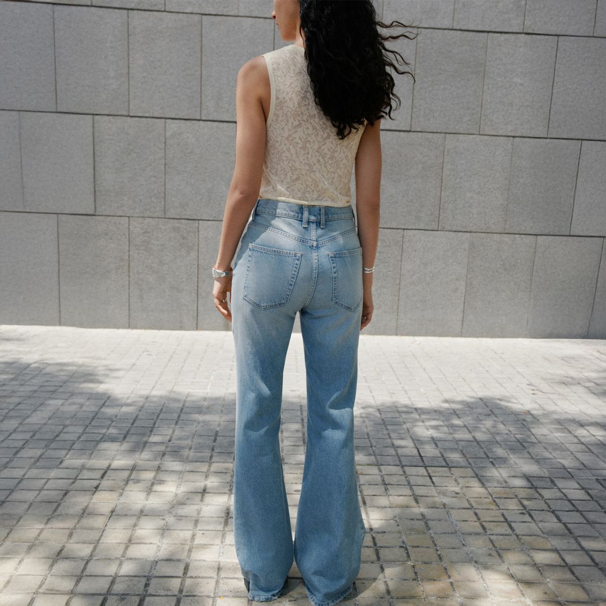 MANGO - Jeans Flare Tiro Medio Mujer Mango