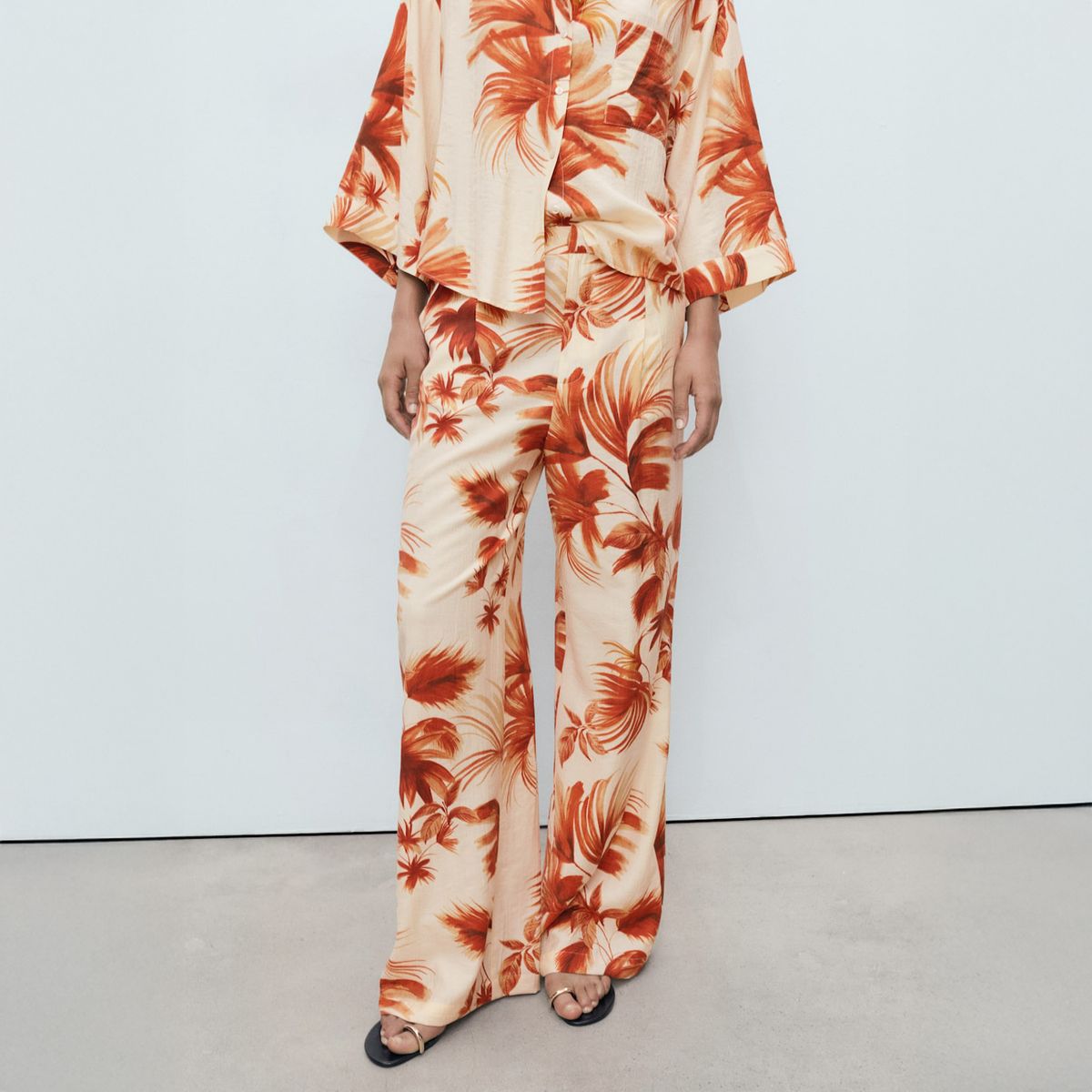 MANGO - Pantalón Fluido Estampado Palmeras Mujer Mango