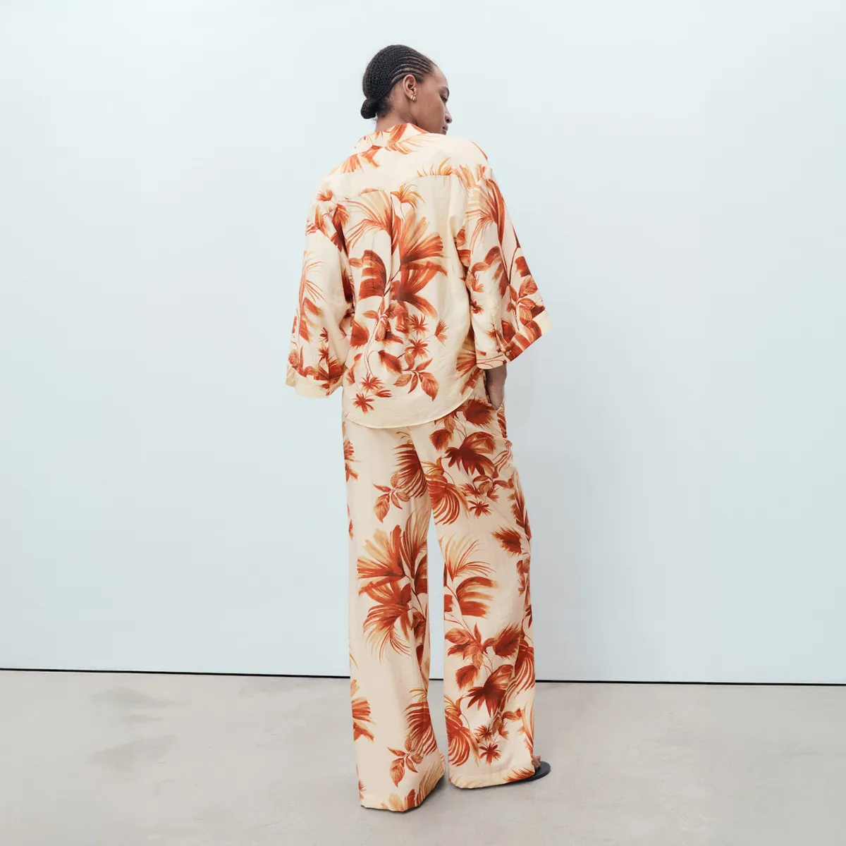 MANGO - Pantalón Fluido Estampado Palmeras Mujer Mango