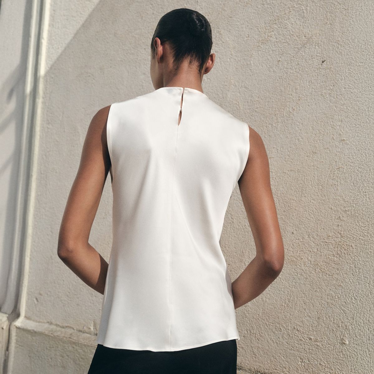 MANGO - Blusa Satinada Cuello Drapeado Mujer Mango