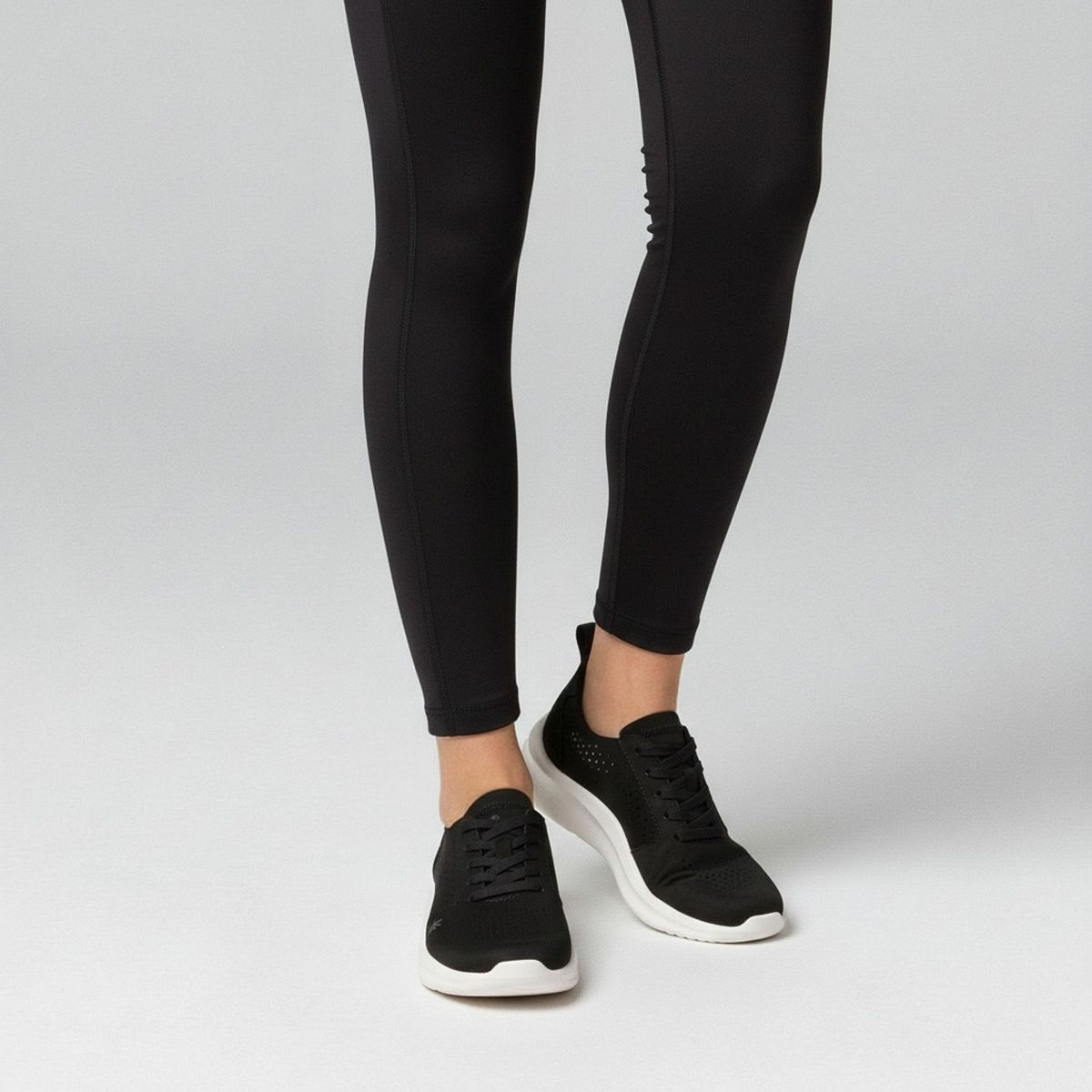 CLARKS - Solevana Style Zapatilla Urbana Mujer Cuero Negro Clarks