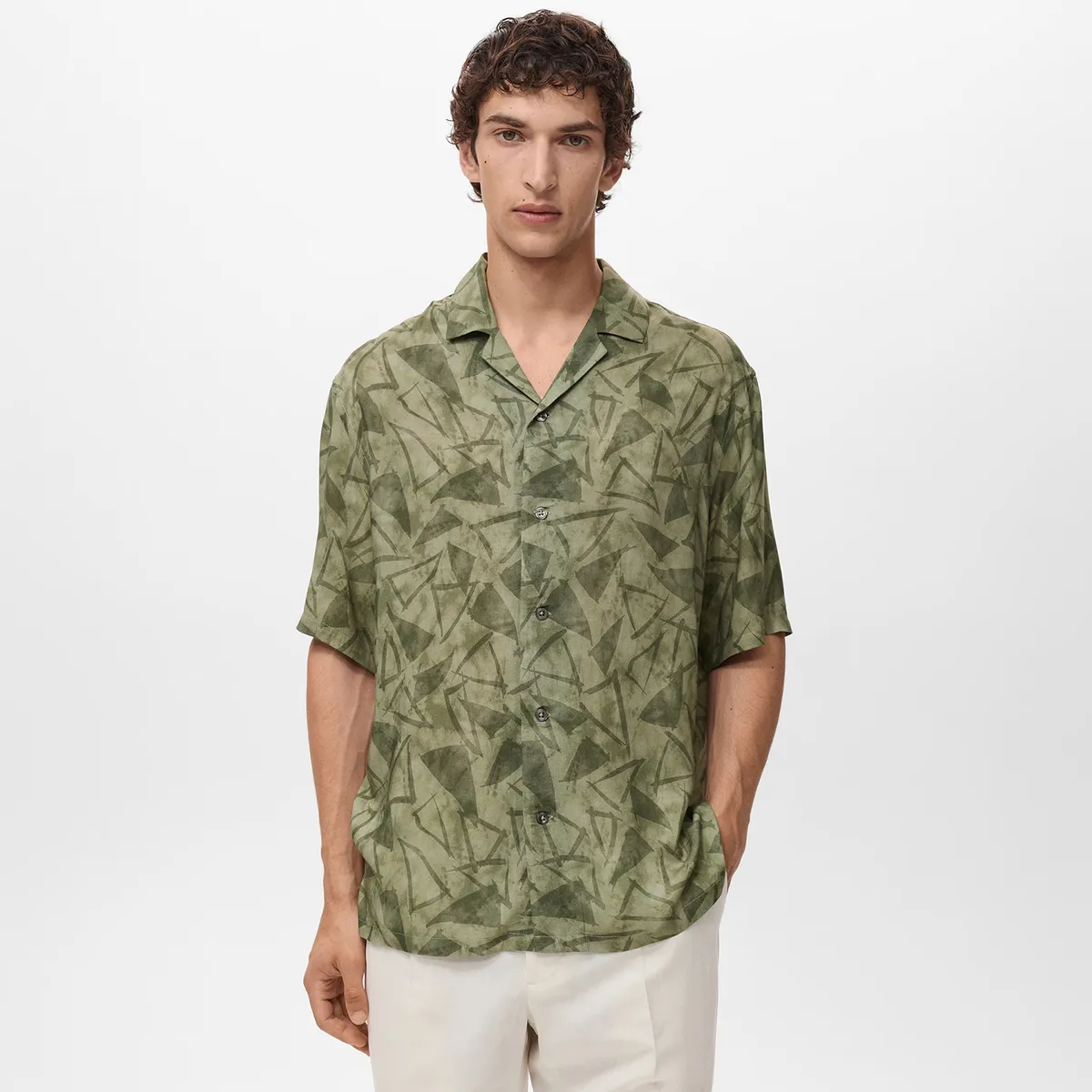 MANGO MAN - Camisa Estampada Cuello Bowling Hombre Mango Man