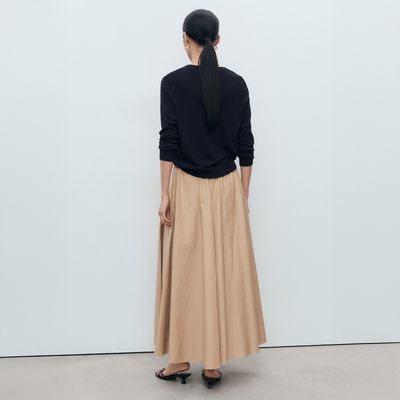 Imagen 2 del producto Sweater Punto Fino Cuello V Mujer