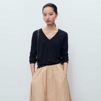 Sweater Punto Fino Cuello V Mujer