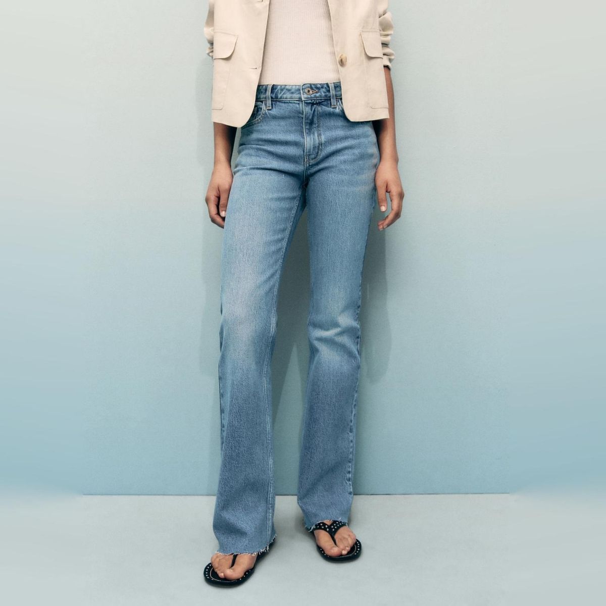 MANGO - Jeans Flare Tiro Medio Mujer Mango