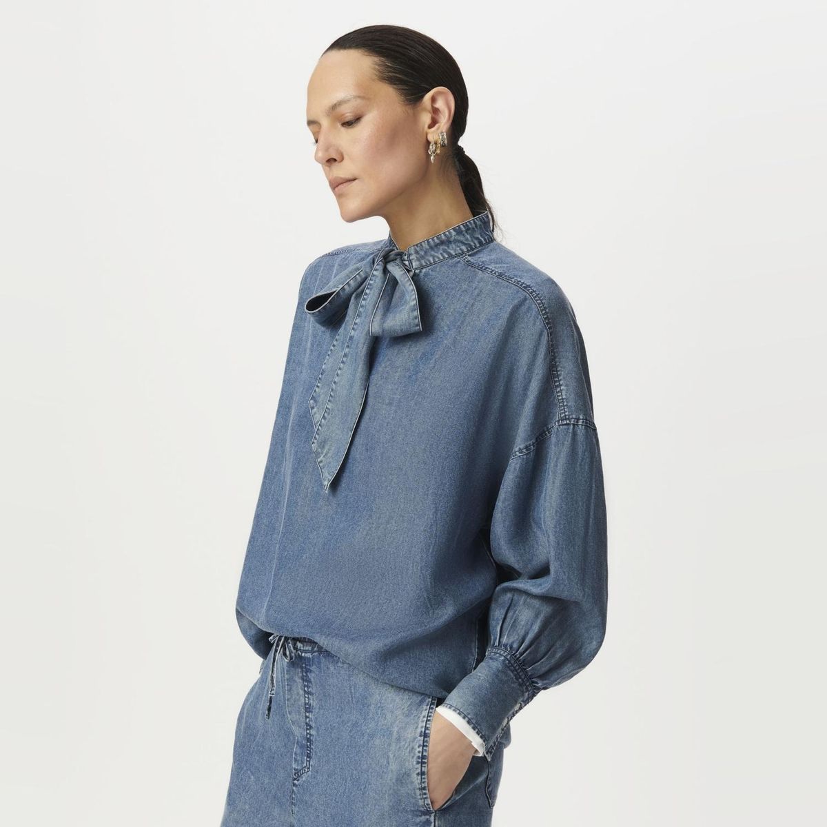 IKKS - Blusa Denim Lazo Cuello Mujer IKKS