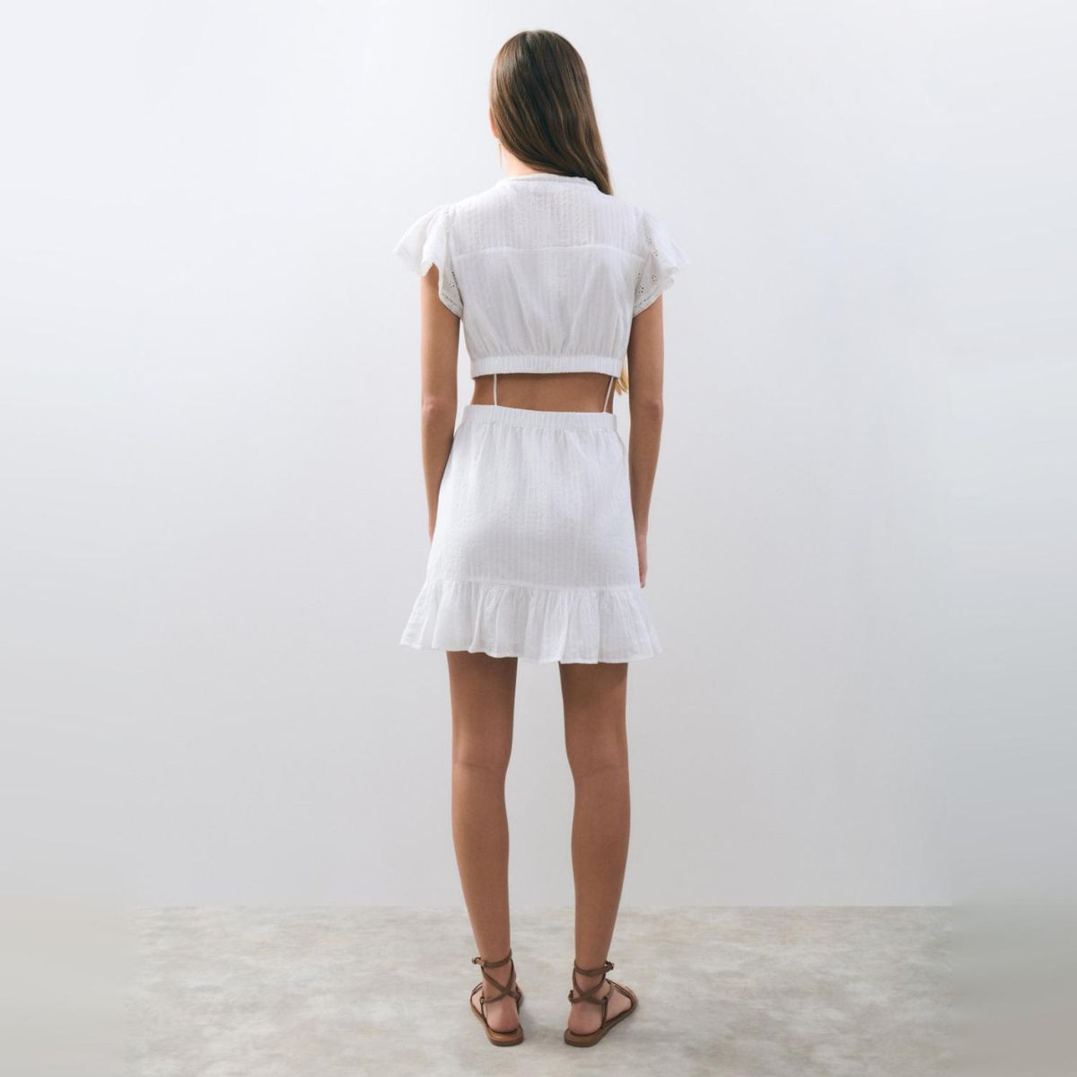 BROWNIE - Vestido Corto Pico Cut Out  Mujer Brownie