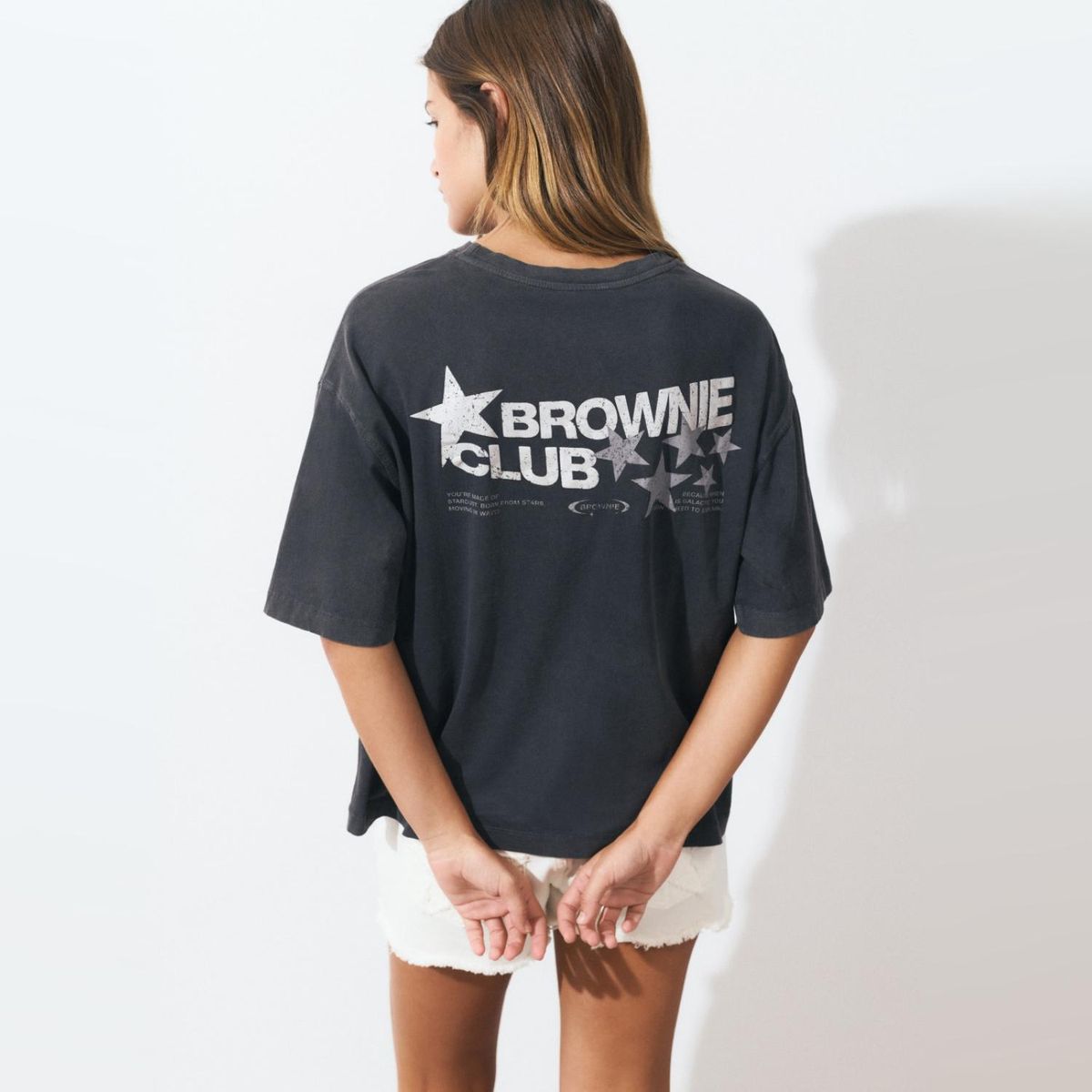 BROWNIE - Polera Tinte en Prenda Print Espalda Mujer Brownie