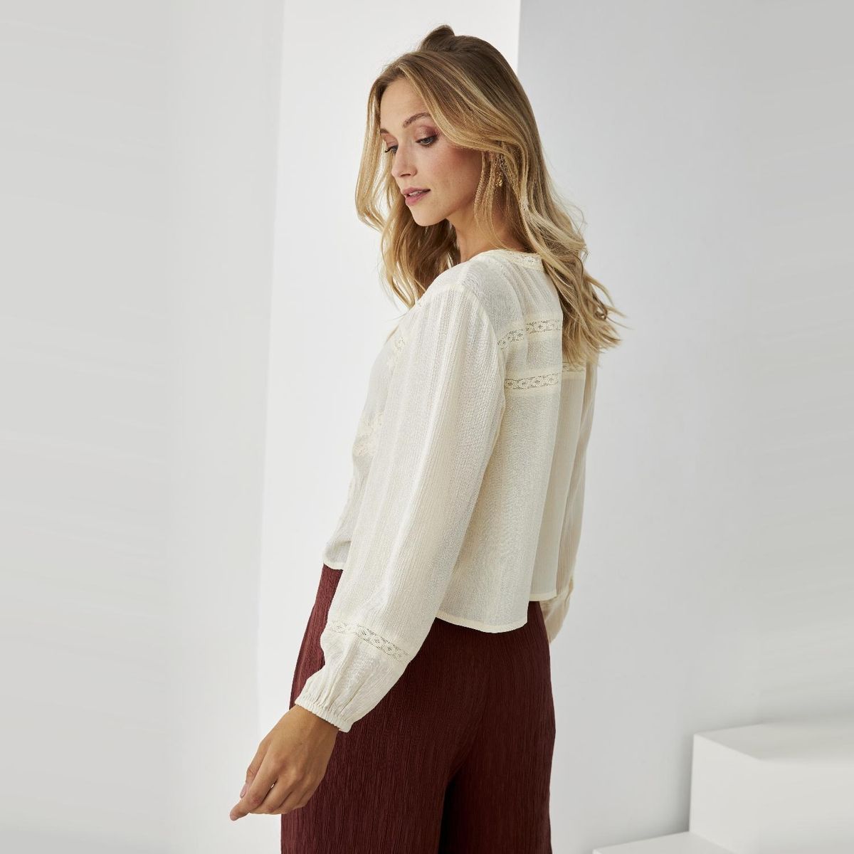 NKN - Blusa con Detalles Bordados Mujer Nkn
