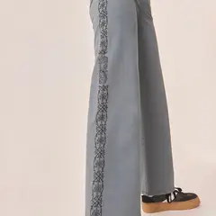 NKN - Jeans Detalles Bordados Algodón Mujer