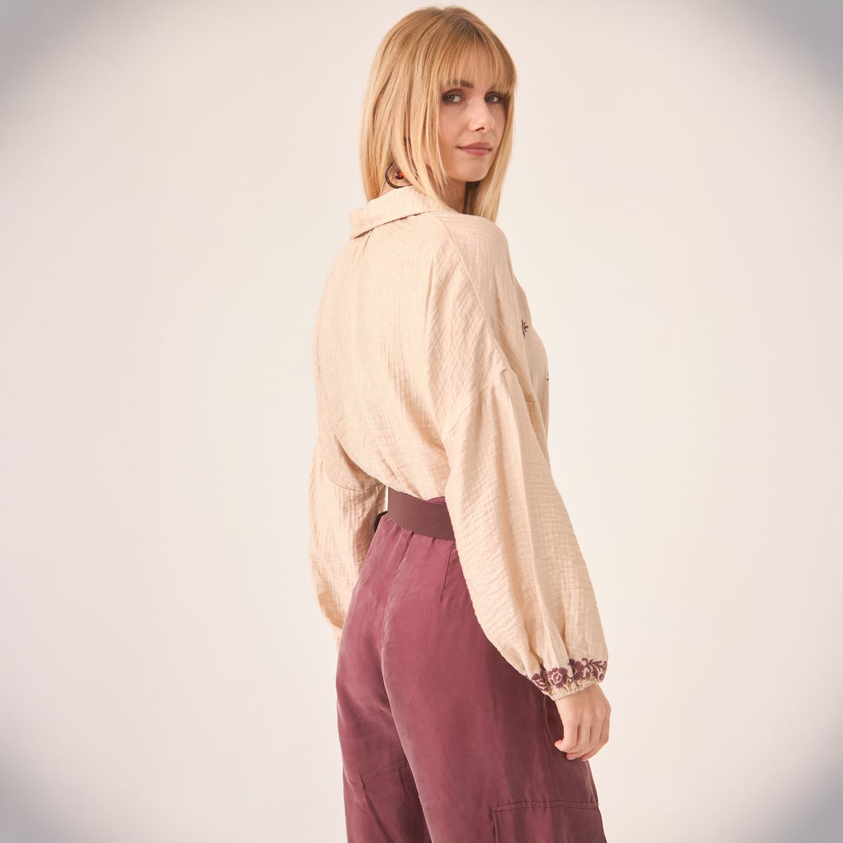 NKN - Blusa con Detalles Bordados Mujer Nkn